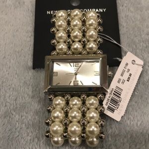 White and silver fauxpearl stretch watch bracelet